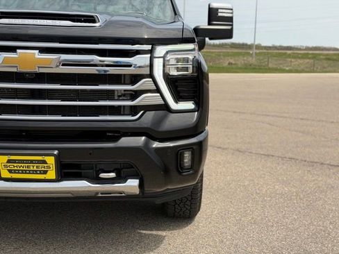 Used 2024 Chevrolet Silverado 3500 High Country w/ High Country Premium Package AWD/4WD image 3