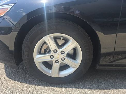 Used 2021 Chevrolet Malibu LS w/ LPO, Convenience Package 1 FWD image 2