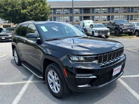 Used 2022 Jeep Grand Cherokee Limited AWD/4WD image 2