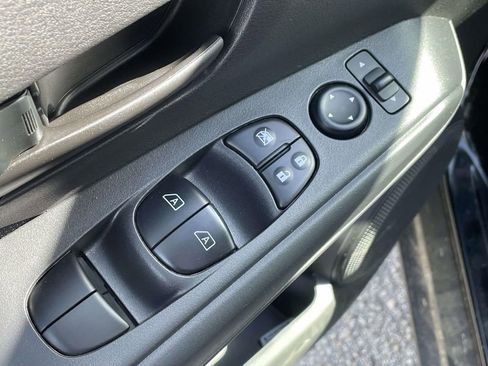 Used 2025 Nissan Kicks Play S image 16