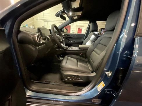 New 2026 Chevrolet Equinox LT w/ Convenience Package II image 4