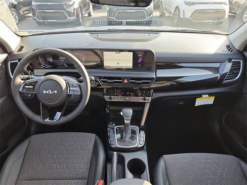 New 2026 Kia Seltos S image 17