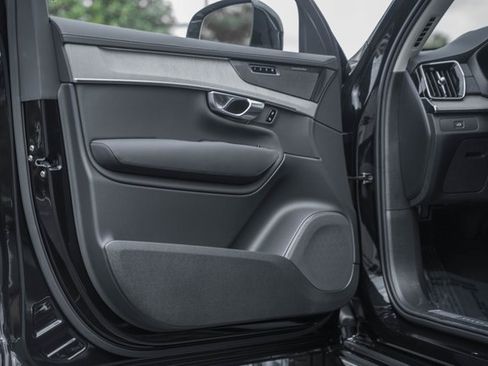 New 2026 Volvo XC90 B6 Ultra image 36