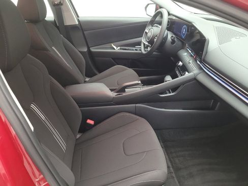 Used 2024 Hyundai Elantra SEL FWD image 21