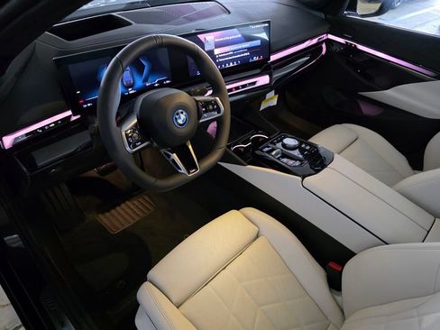 New 2027 BMW i5 eDrive40 w/ M Sport Package RWD image 8