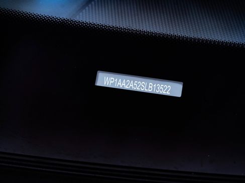 Certified 2025 Porsche Macan image 32