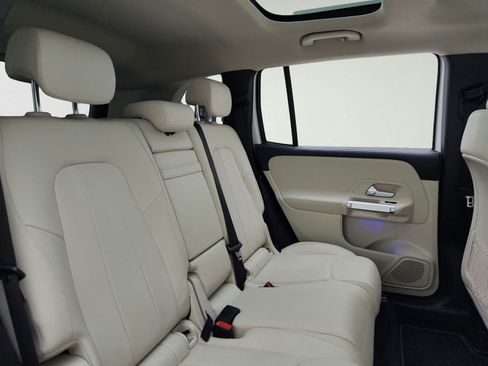 Used 2023 Mercedes-Benz GLB 250 image 28