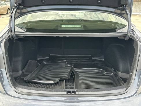 Used 2025 Toyota Corolla LE image 6