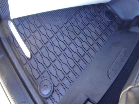 Certified 2024 Jeep Wagoneer 4WD w/ Convenience Group I image 19