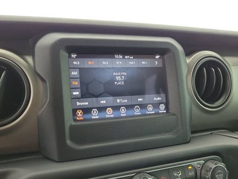 Used 2019 Jeep Wrangler Unlimited Sport S AWD/4WD image 24