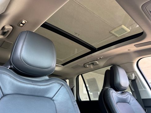 New 2025 Lincoln Aviator Reserve w/ Luxury Package image 16