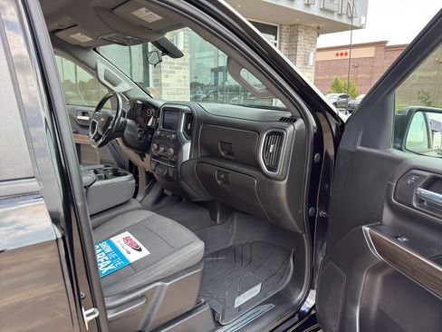Used 2022 Chevrolet Silverado 1500 LT AWD/4WD image 21