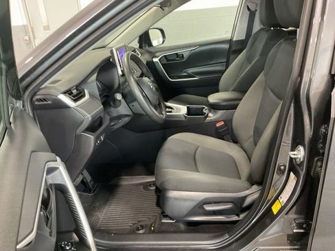 Used 2025 Toyota RAV4 LE AWD/4WD image 10