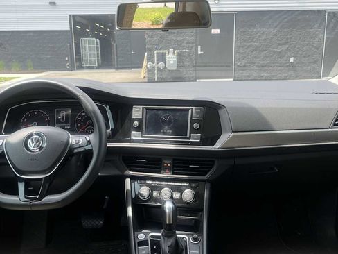 Used 2020 Volkswagen Jetta SE w/ SE Cold Weather Package FWD image 26