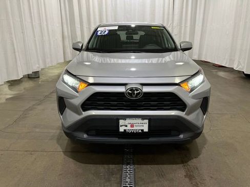Certified 2022 Toyota RAV4 LE FWD image 9