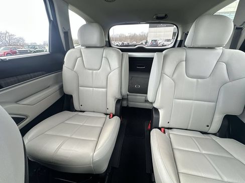 Used 2024 Kia Telluride EX w/ EX Captain's Chair Package FWD image 28