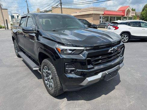 Used 2023 Chevrolet Colorado Z71 w/ Z71 Convenience Package 2 AWD/4WD image 3