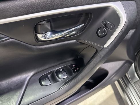 Used 2017 Nissan Altima 2.5 SR w/ Midnight Edition Package FWD image 24