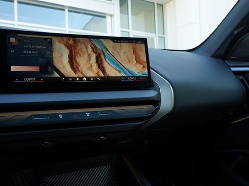 Used 2025 BMW X3 xDrive30i w/ Convenience Package image 18