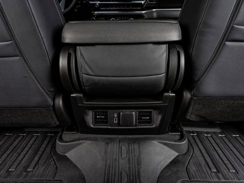 Used 2024 GMC Sierra 1500 Elevation image 32