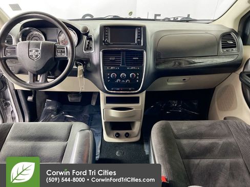 Used 2018 Dodge Grand Caravan SE image 7
