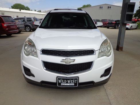 Used 2010 Chevrolet Equinox LT w/ Vehicle Interface Package FWD image 3