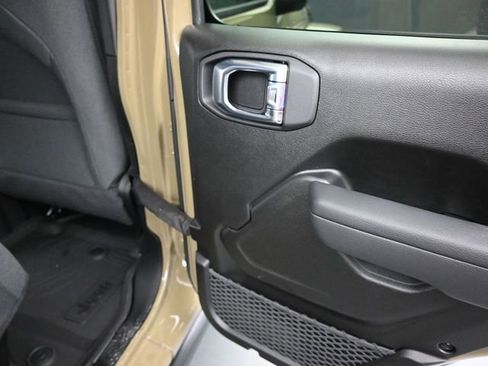 New 2026 Jeep Gladiator Sport AWD/4WD image 19