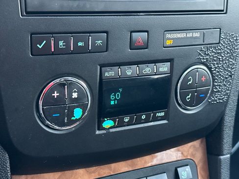 Used 2012 Buick Enclave Premium w/ Trailering Provision Package image 16