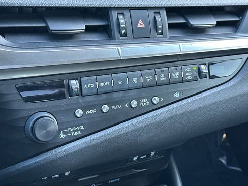 Used 2019 Lexus ES 350 w/ Premium Package image 19