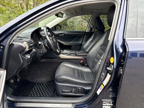Used 2017 Lexus IS 300 AWD image 16