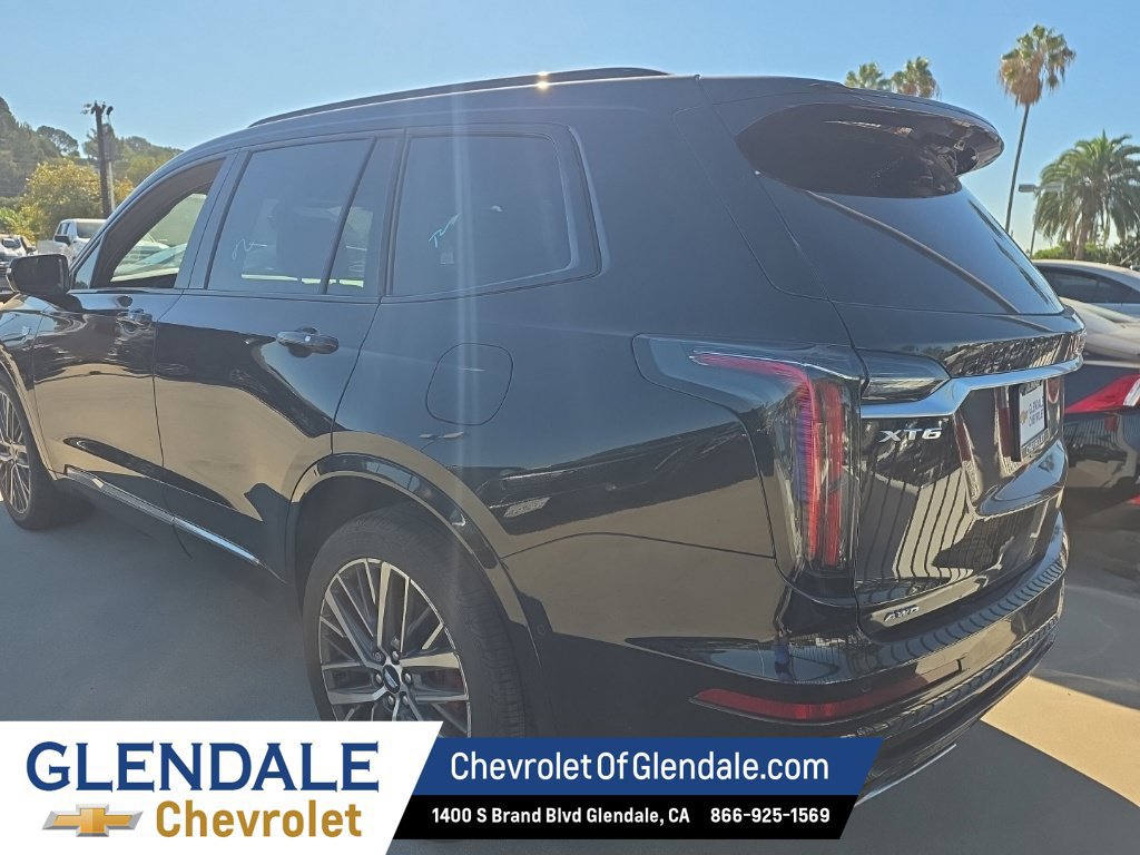 Used 2023 Cadillac XT6 Sport w/ Technology Package AWD/4WD image 4