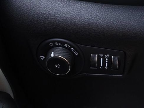 Used 2025 Jeep Compass Limited AWD/4WD image 20