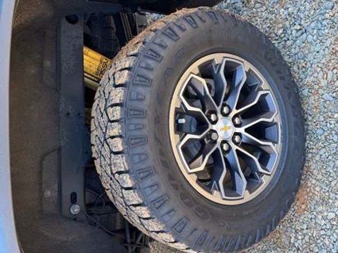 Used 2021 Chevrolet Colorado ZR2 image 6