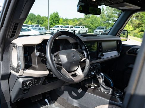 Used 2023 Ford Bronco Wildtrak AWD/4WD image 13