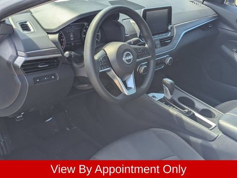 Used 2025 Nissan Altima 2.5 SV FWD image 15