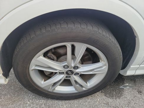 Used 2021 Audi Q3 2.0T Premium w/ Convenience Package image 5