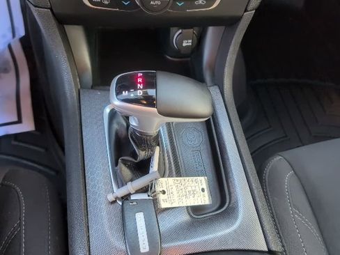 Used 2017 Dodge Charger SXT w/ Driver Confidence Group image 28