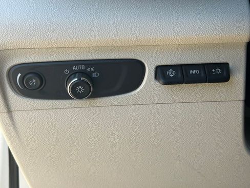 Used 2023 Buick Envision Avenir image 31