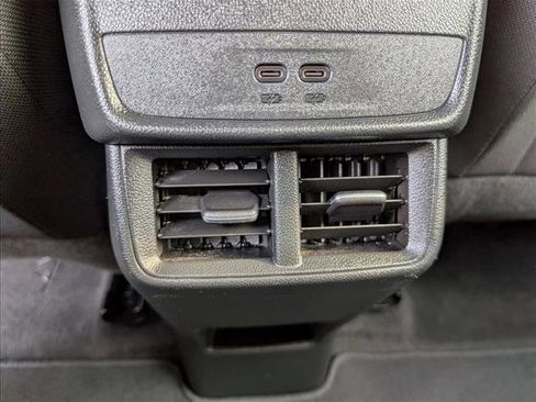 Used 2025 Chevrolet Equinox LT AWD/4WD image 17