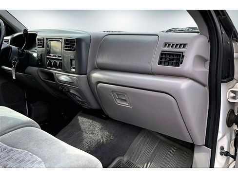 Used 2000 Ford F250 XLT image 25