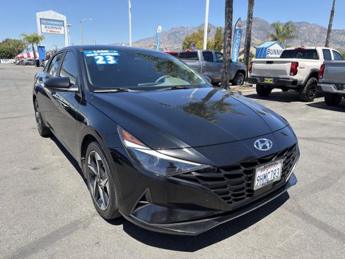 Used 2023 Hyundai Elantra SEL w/ Convenience Package FWD image 2