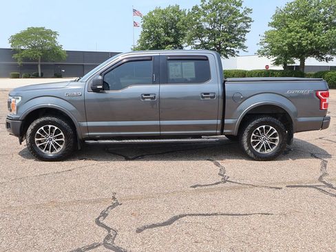 Used 2018 Ford F150 XLT w/ Equipment Group 302A Luxury AWD/4WD image 16