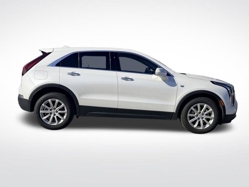 Used 2021 Cadillac XT4 Luxury w/ Cold Weather Package FWD image 7