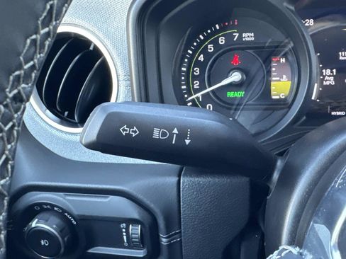 Used 2025 Jeep Wrangler Unlimited Sahara w/ Safety Group image 19