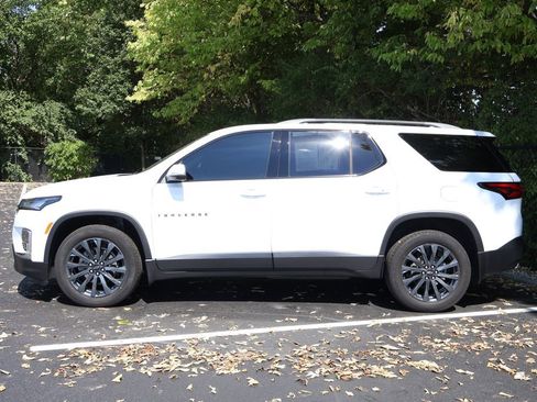 Certified 2023 Chevrolet Traverse RS w/ LPO, Floor Liner Package image 4