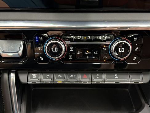 Used 2026 GMC Sierra 3500 Denali Ultimate AWD/4WD image 25