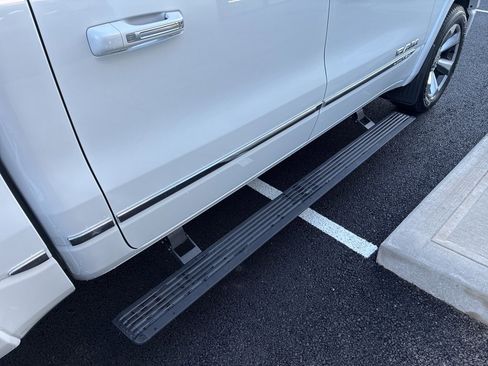 Used 2022 RAM 1500 Limited image 9
