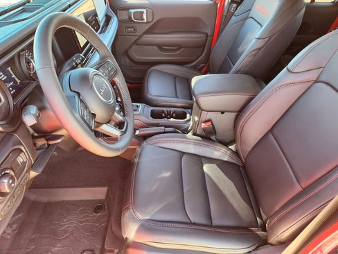 Used 2025 Jeep Gladiator Rubicon image 17