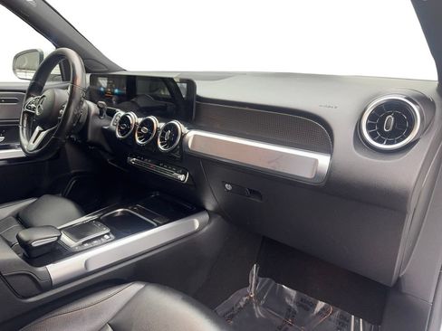 Used 2022 Mercedes-Benz GLB 250 w/ Premium Package Lite image 50