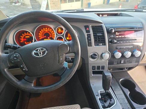 Used 2010 Toyota Tundra 4x4 Double Cab image 25